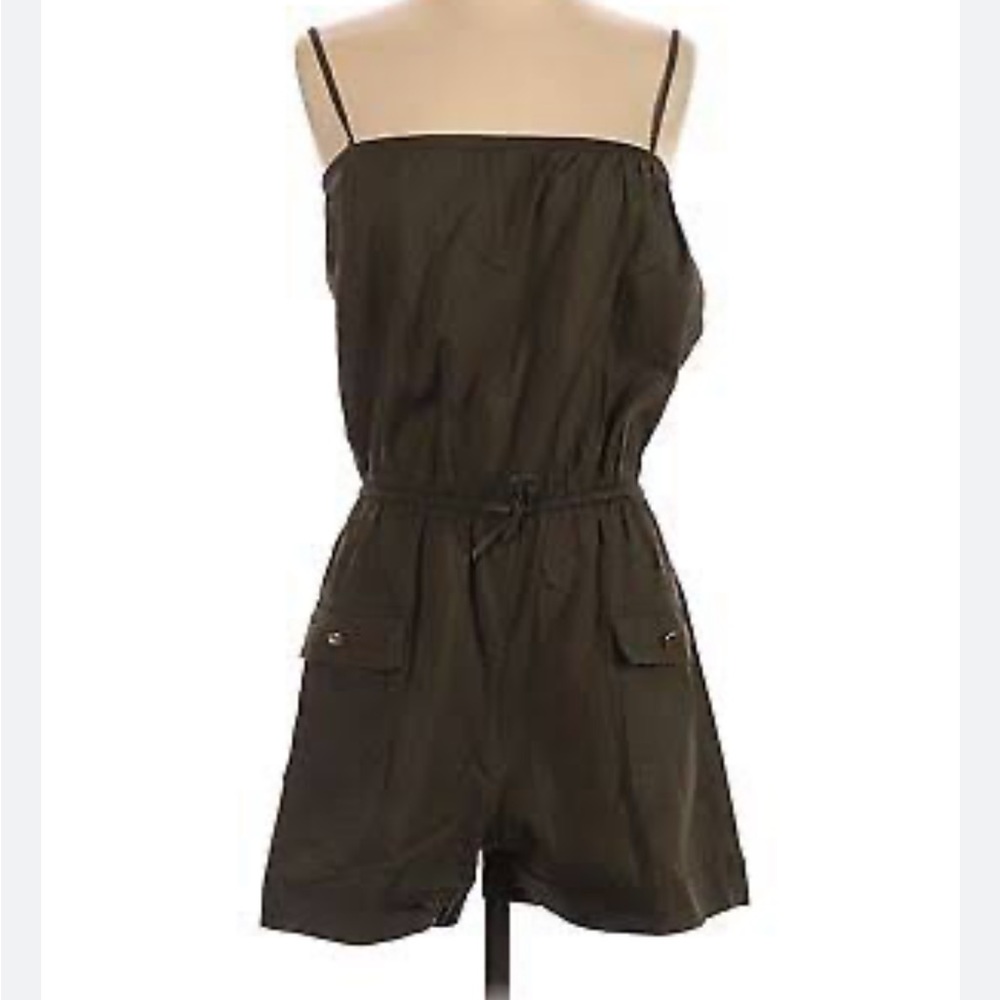 Alyn Paige army green romper size 7